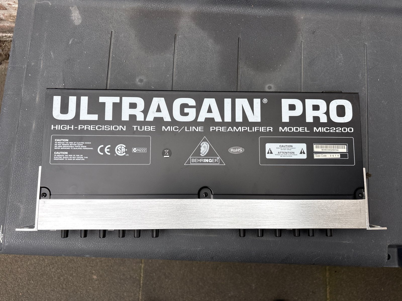 Behringer ULTRAGAIN PRO MIC2200 Microfoon/Line Voorversterke, Ophalen, Gebruikt, Minder dan 5 kanalen, Microfooningang