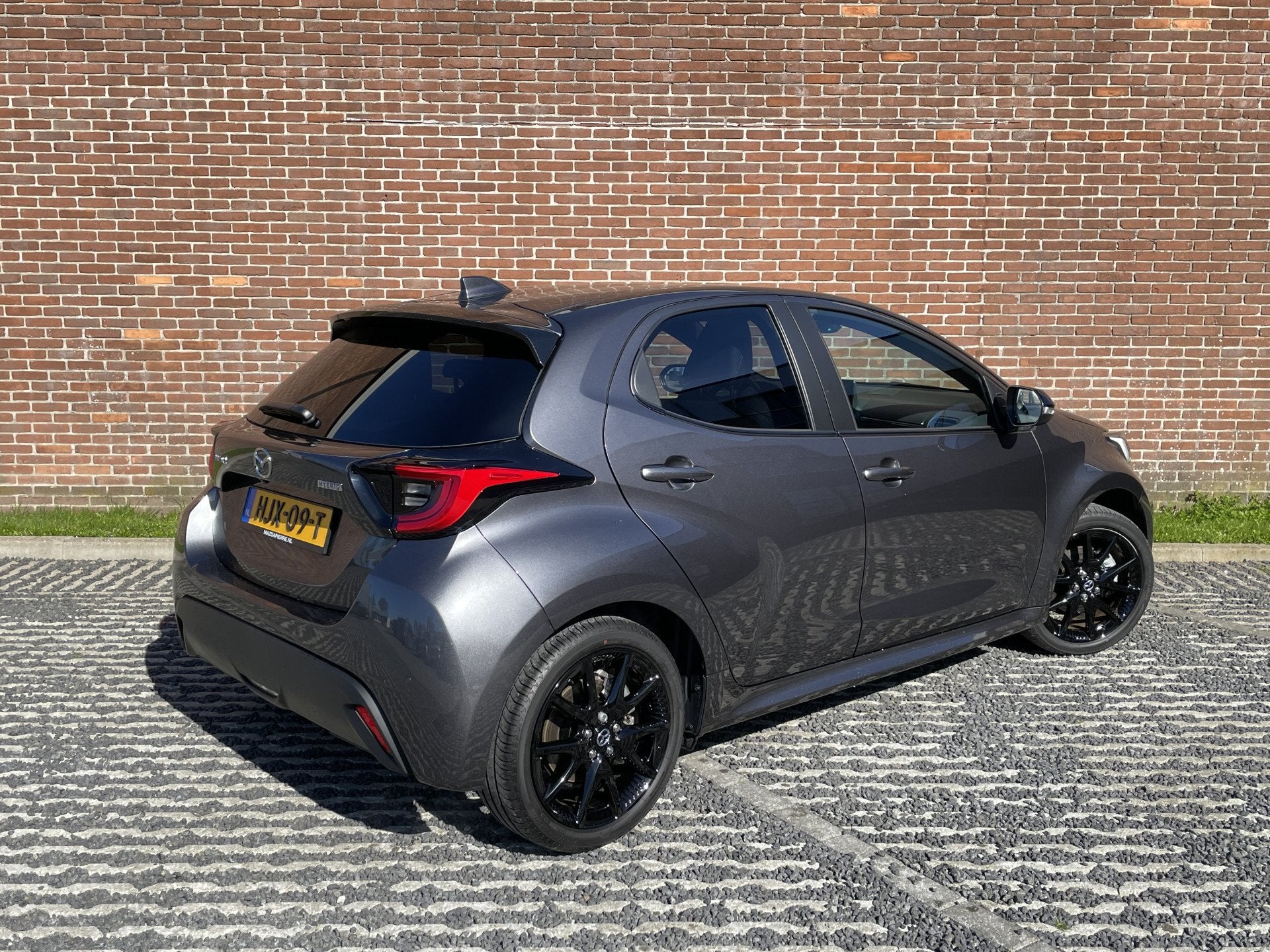 Mazda 2 Hybrid 1.5 Homura | AUTOMAAT | CARPLAY | 17- INCH LM, Auto's, Dealer onderhouden, 450 kg, Gebruikt, 23 km/l