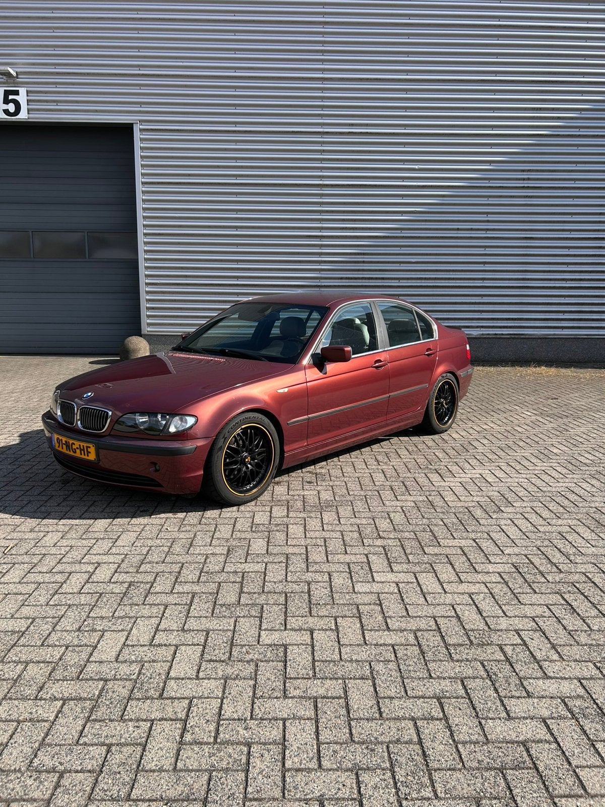 BMW 3-Serie 2.2 I 320 2003 Rood, Auto's, BMW, 2171 cc, Achterwielaandrijving, 1370 kg, 75 €/maand