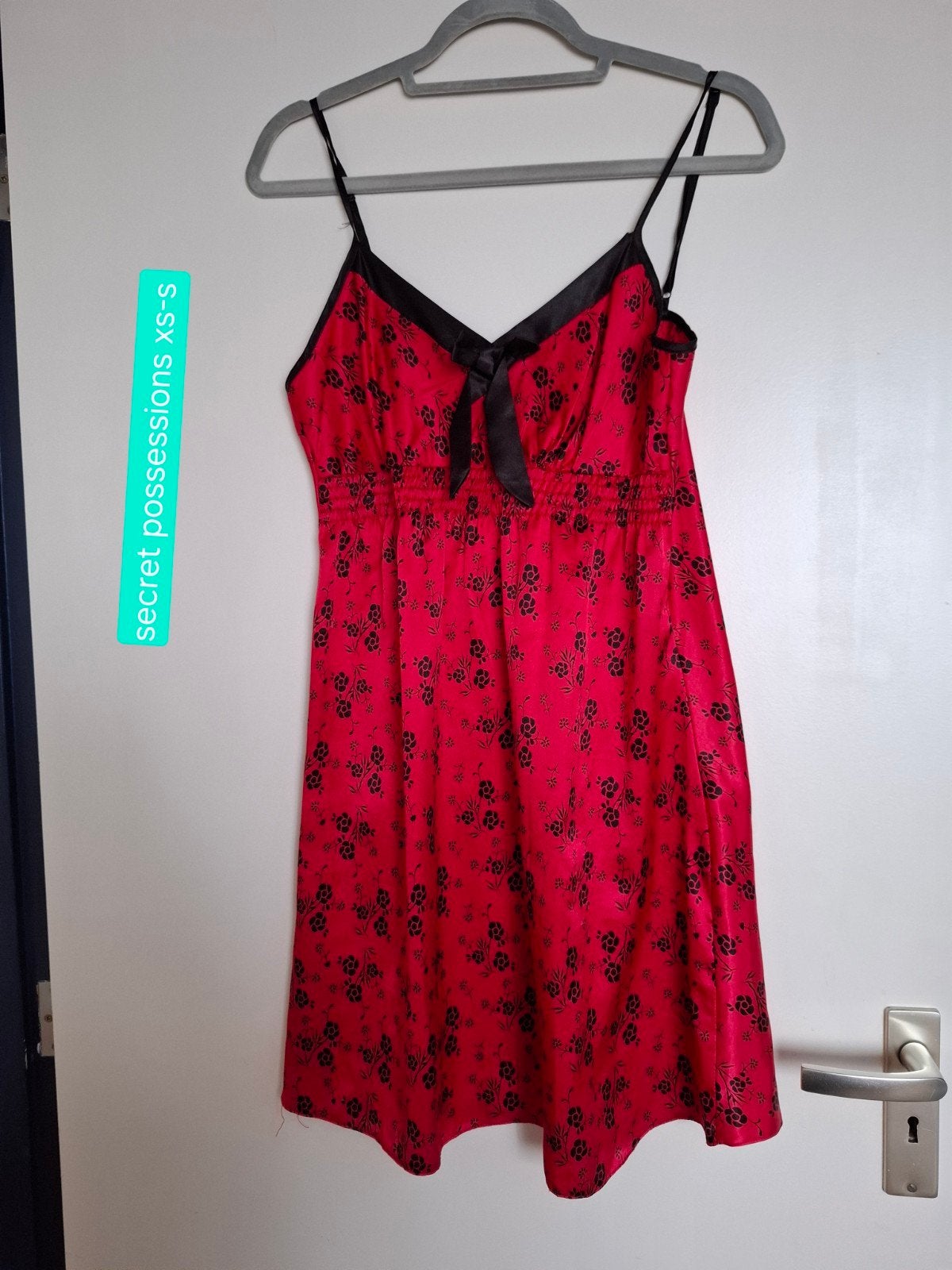 rood met zwart satijnen nachthemd merk Secret Posses xs-s, Secret possessions, Ophalen of Verzenden, Zo goed als nieuw, Maat 34 (XS) of kleiner