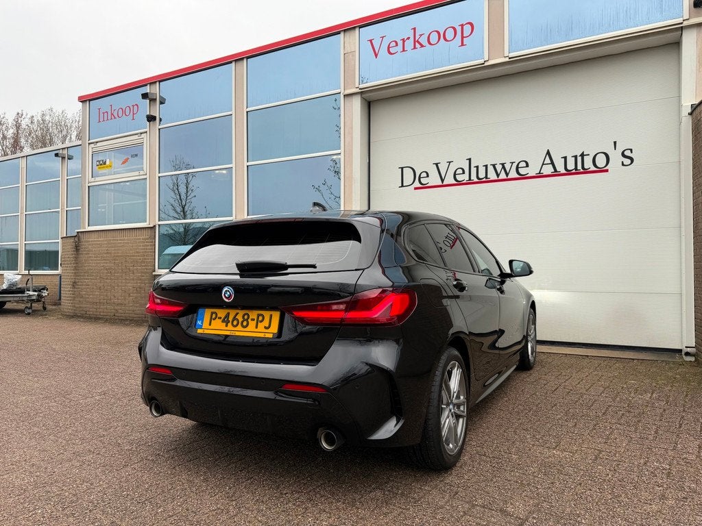 BMW 1-serie 120i Executive M-sport|Automaat|Camera|Sportstoe, Auto's, BMW, 1998 cc, 730 kg, Gebruikt, Euro 6