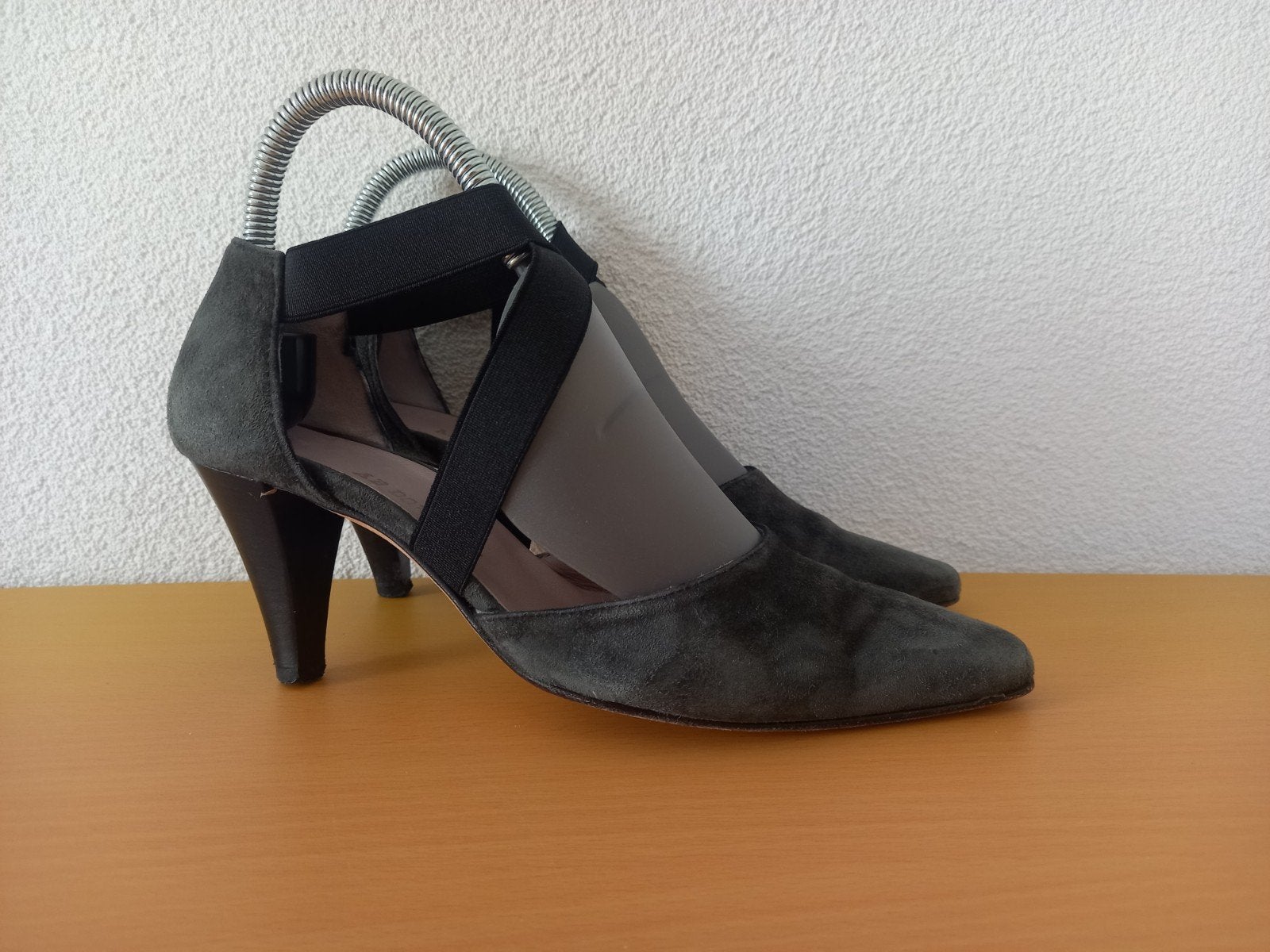 Grijze suède pumps van Ab Donkers, maat 36, Pumps, Ab Donkers, Ophalen of Verzenden, Grijs