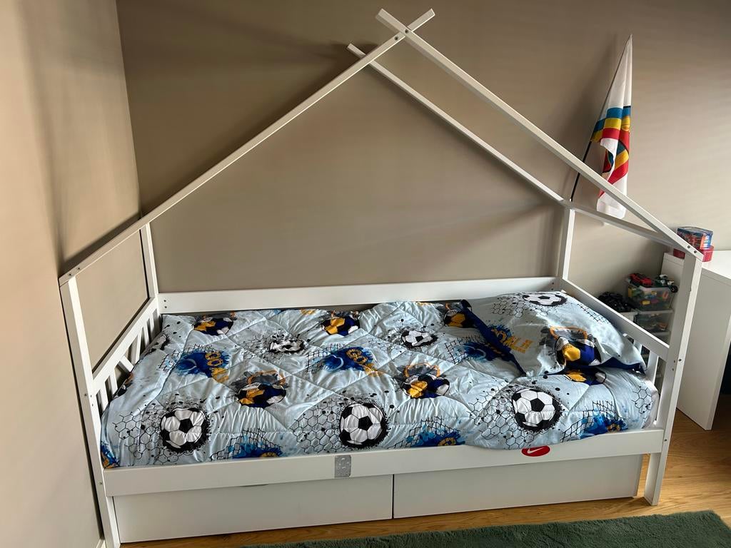 Kinderbed zo goed als nieuw met kleine gebruikssporen, Ophalen, 85 tot 100 cm, Zo goed als nieuw, Lattenbodem