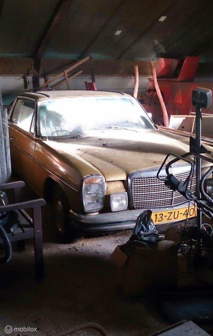 Mercedes 250 C W114 38 jaar gestald 1241 gebouwd facelift mo, Automaat, Gebruikt, Leder en Stof, Bedrijf