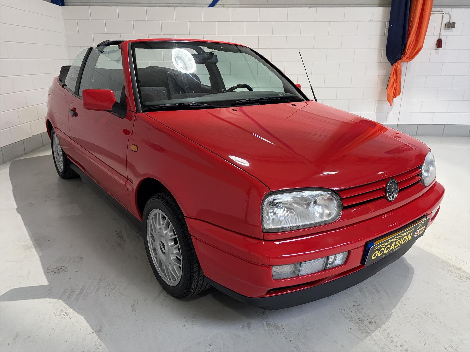 Volkswagen Golf 1.8 CABRIOLET 75pk Milestone, Cruise, 73dkm,, Auto's, Oldtimers, Voorwielaandrijving, Stof, Zwart, Cabriolet