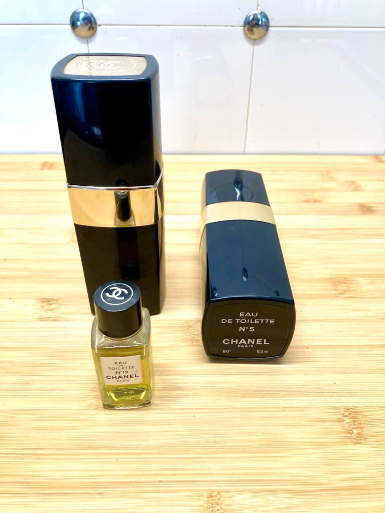 ‼️CHANEL No 5 & 19 : 2 flacons (100 en 19 ml) en een factice, Ophalen of Verzenden, Gebruikt, Parfumfles, Gevuld