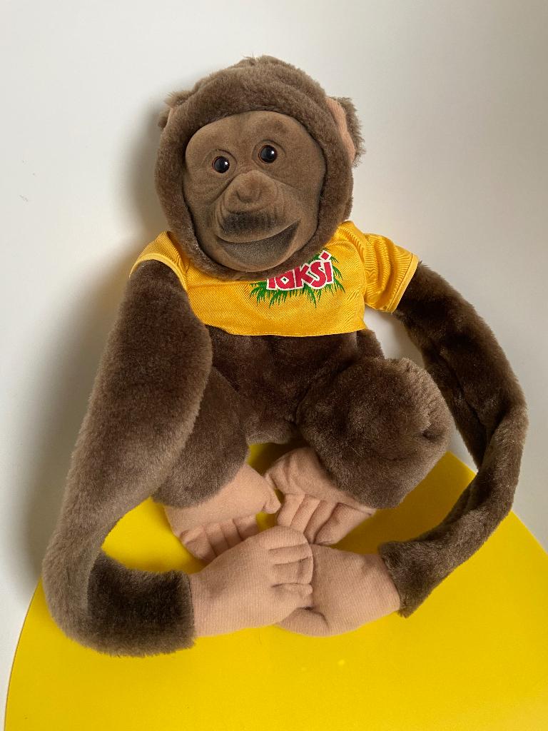 772 Taksi aap handpop met geel shirtje, Ophalen of Verzenden, Zo goed als nieuw, Overige typen