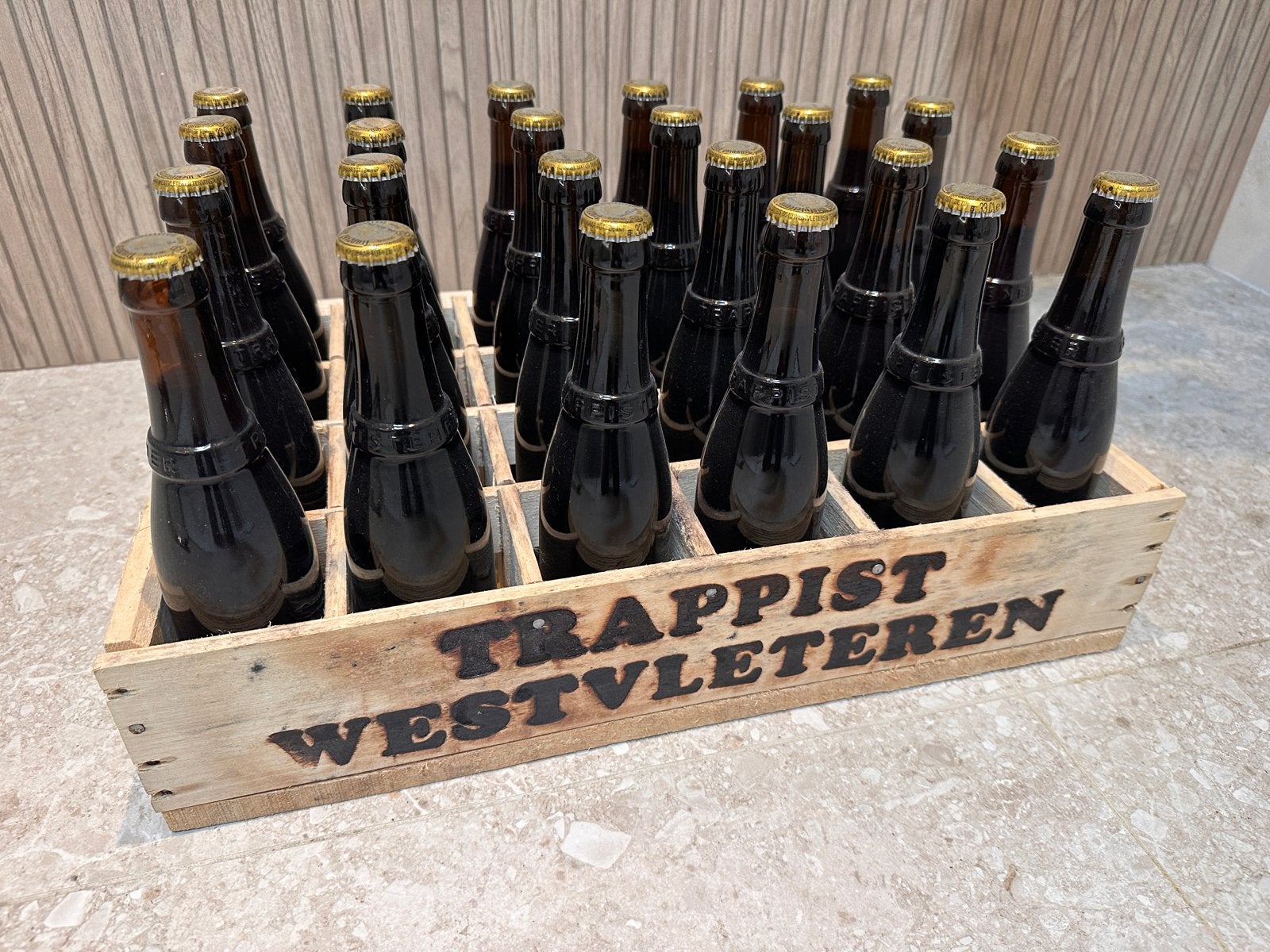 Trappist Westvleteren XII met originele houten bierkrat, Ophalen, Gebruikt