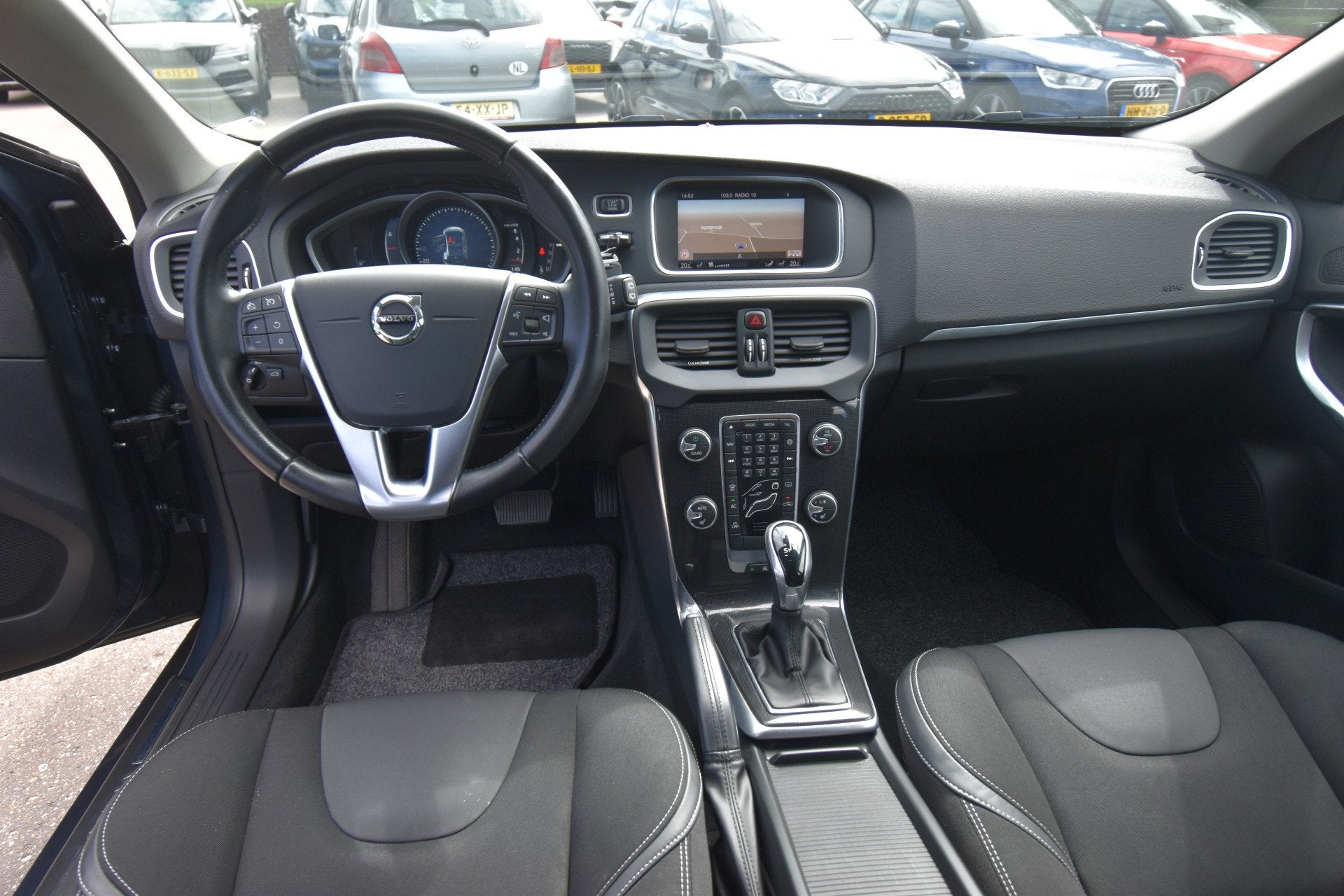 Volvo V40 1.5 T2 Nordic+ , CLIMATRONIC , V ST VERW , LED KOP, Auto's, Stof, 4 cilinders, 700 kg, Blauw