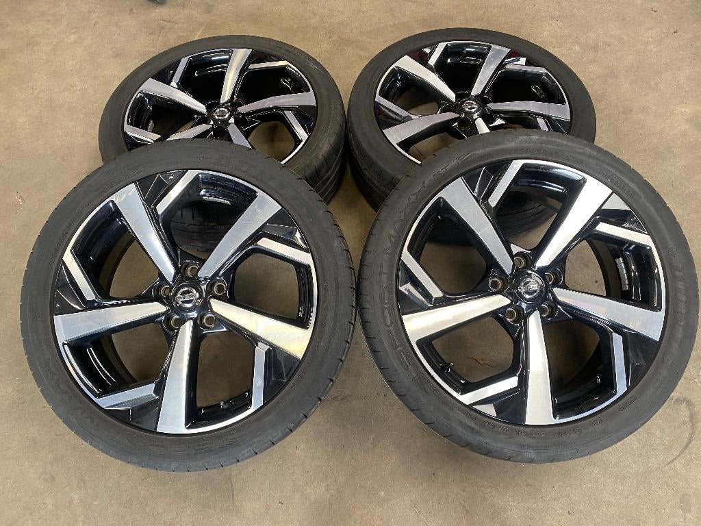 19 inch originele velgen + zomerbanden Nissan Qashqai, Auto-onderdelen, 19 inch, Gebruikt, Banden en Velgen, Ophalen of Verzenden