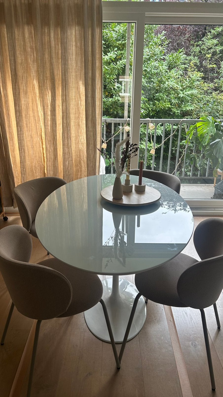 Oval White Glass Dining Table – Tulip Style – 140  90 cm, Ophalen, 100 tot 150 cm, 50 tot 100 cm, Zo goed als nieuw