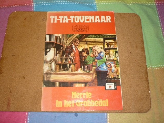 TI-TA-TOVENAAR , Herrie In Het Grobbedal mooi boek, Ophalen of Verzenden, Zo goed als nieuw, Tv, Overige typen