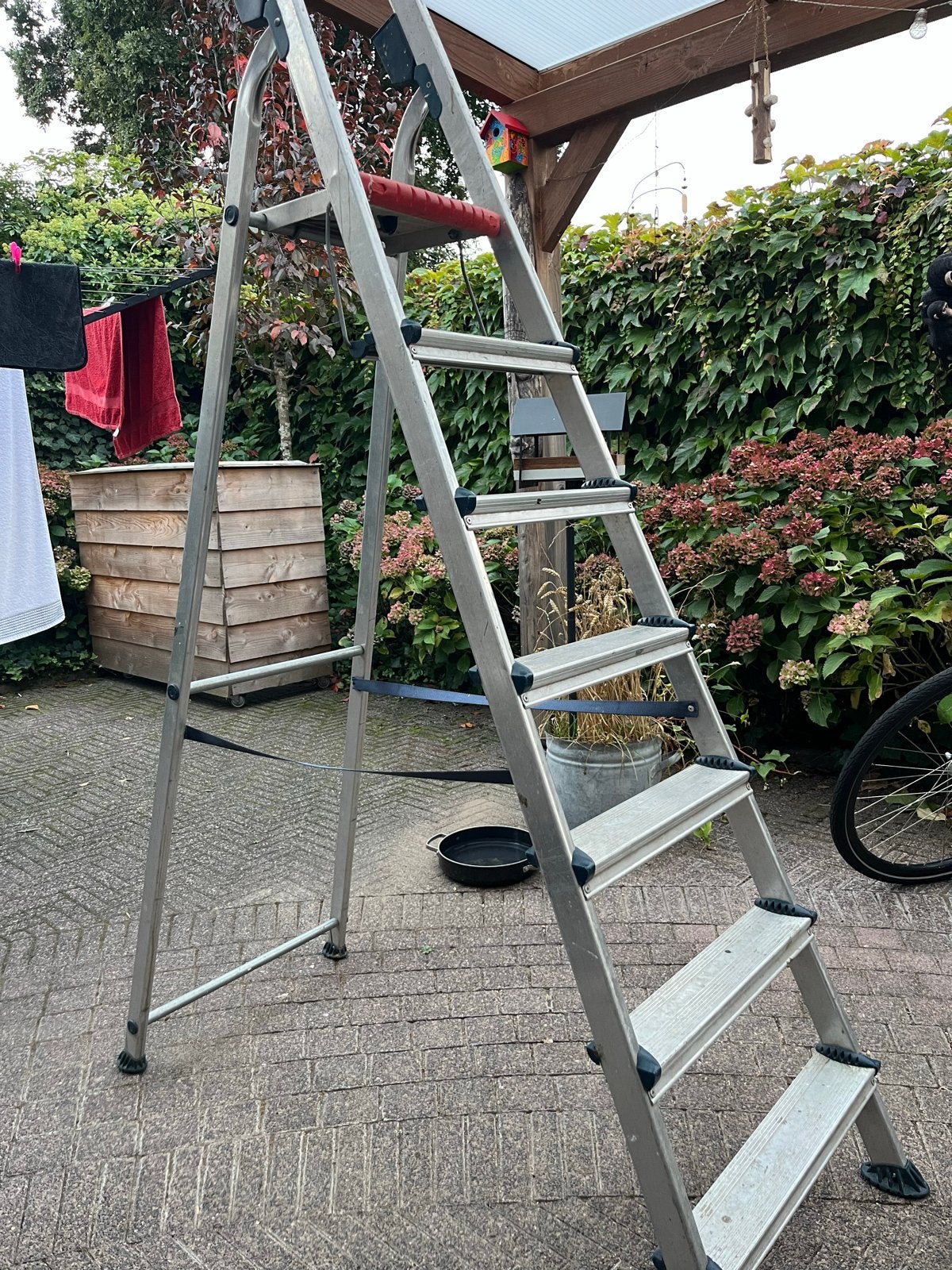 Altrex trap - Gebruikt maar in goede staat, Doe-het-zelf en Verbouw, Ophalen, Gebruikt, Trap, Opvouwbaar of Inschuifbaar