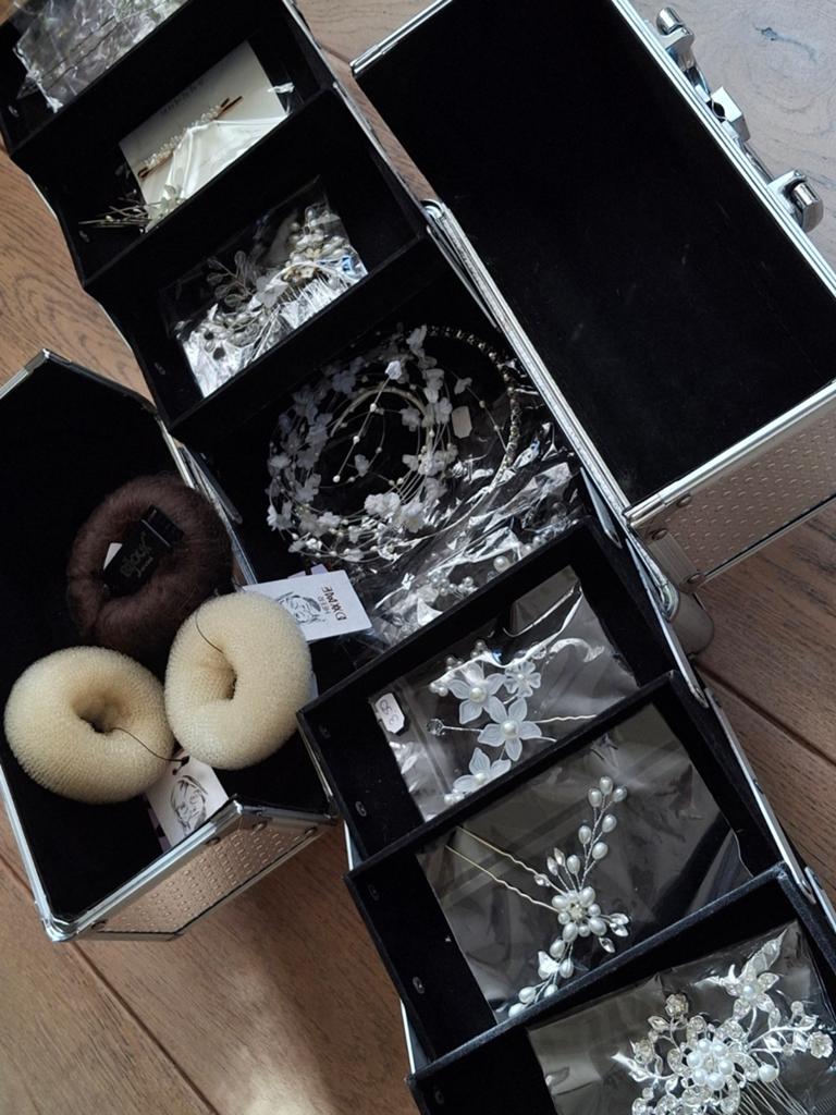 Bruidshaaraccessoires of gala: Speldjes, kammen en diadeem, Ophalen of Verzenden, Nieuw, Wit, Accessoires