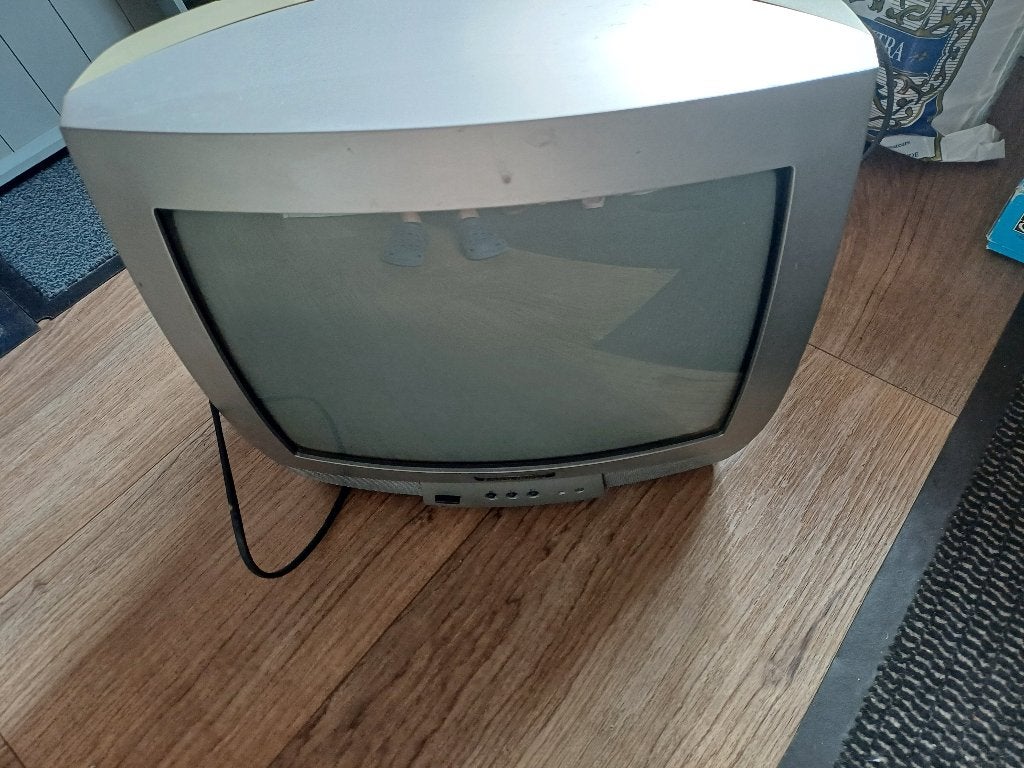 Gratis kleine TV, Gebruikt, 50 Hz, Minder dan 40 cm, Ophalen