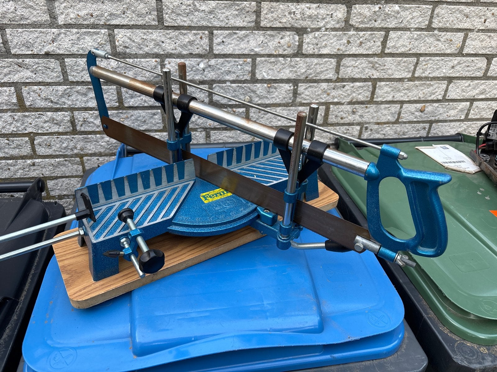 FERM verstekzaag met zaagbak, Ophalen, Gebruikt
