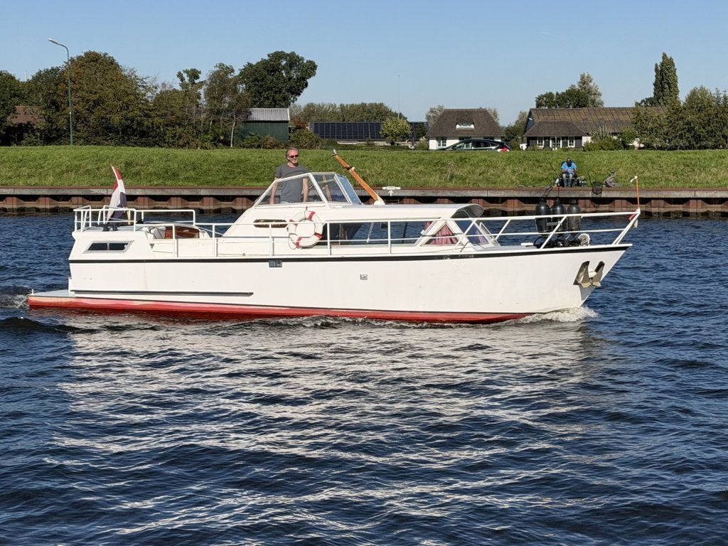 Target  Expresse S, Watersport en Boten, Gebruikt, Binnenboordmotor, Diesel, 80 cm