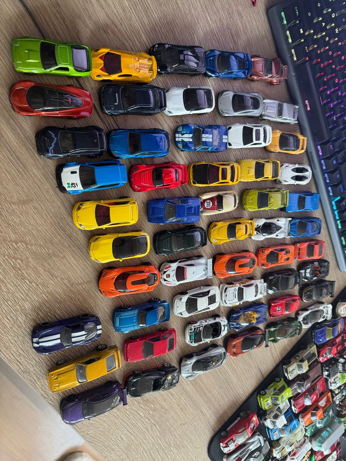 100 Hotwheels auto's - Sportauto's en bijzondere modellen, Ophalen of Verzenden, Gebruikt