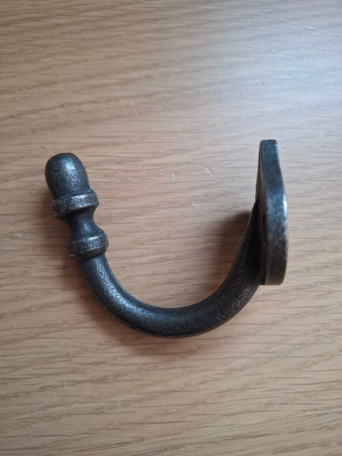 Nieuwe Gietijzeren Kapstokhaak - Grijs -24 stuks beschikbaar, Wandhaken, Nieuw, Ophalen of Verzenden, Minder dan 100 cm
