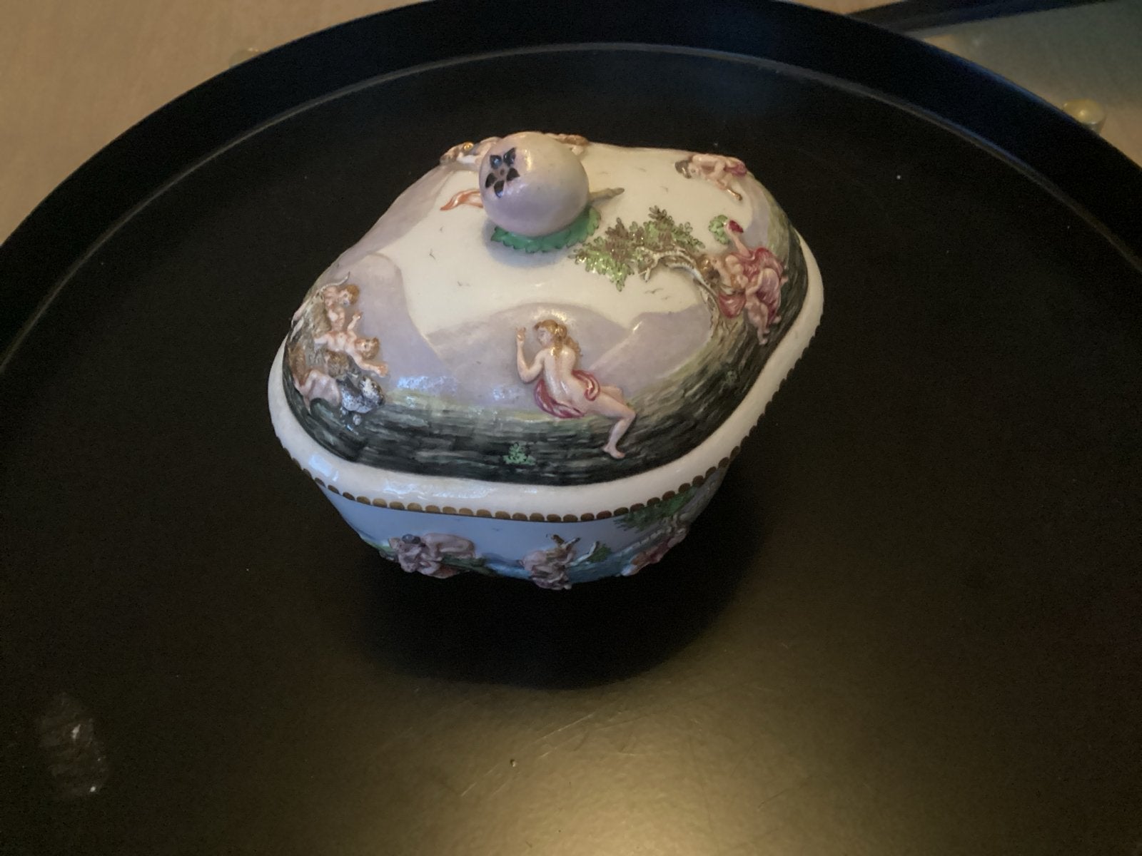 porseleinen bonbonniere  Capodimonte, mythologische scènes, Ophalen of Verzenden