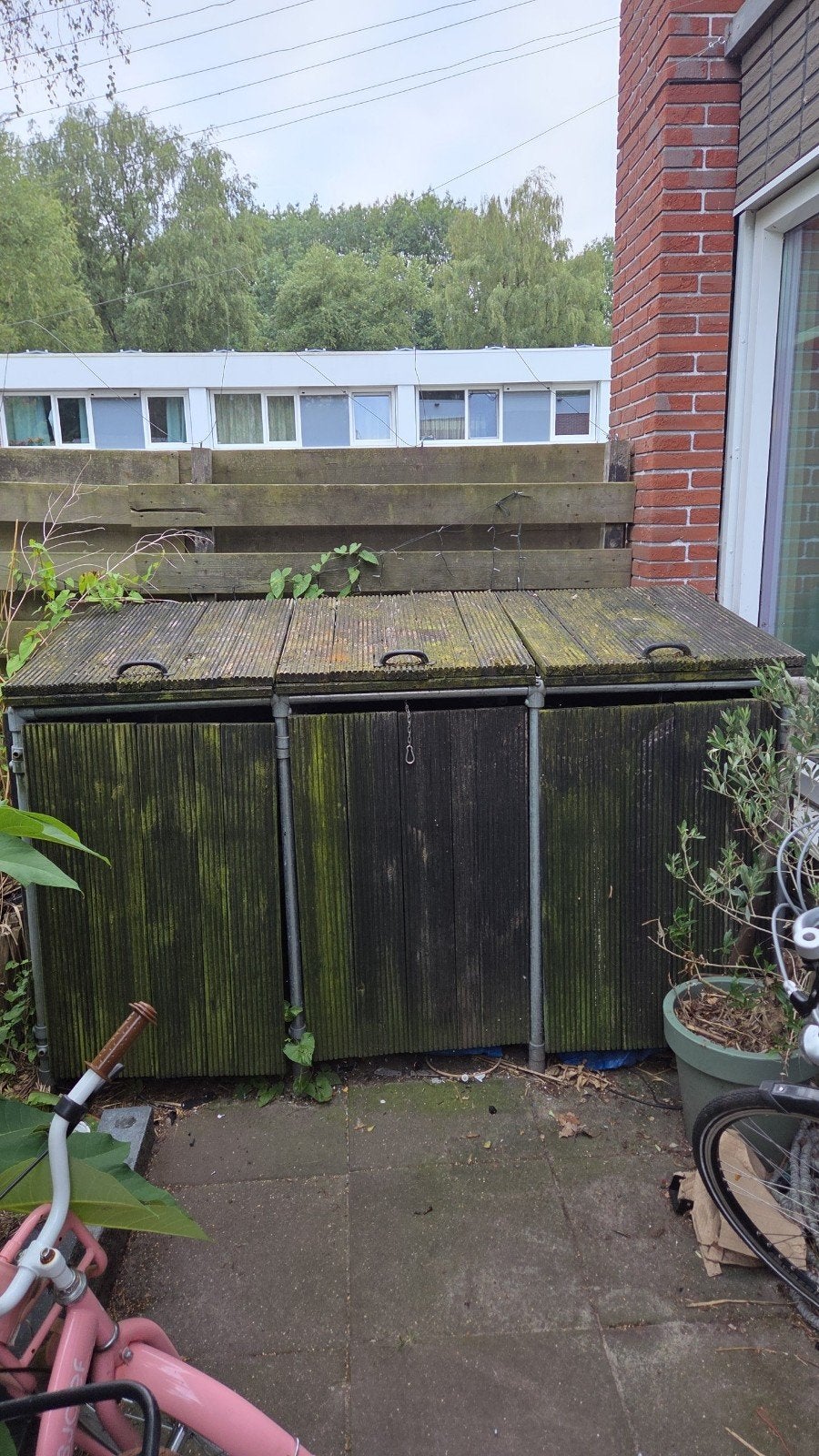 Houten containerberging met metalen frame, Tuin en Terras, Ophalen, Gebruikt, Hout, Containerberging