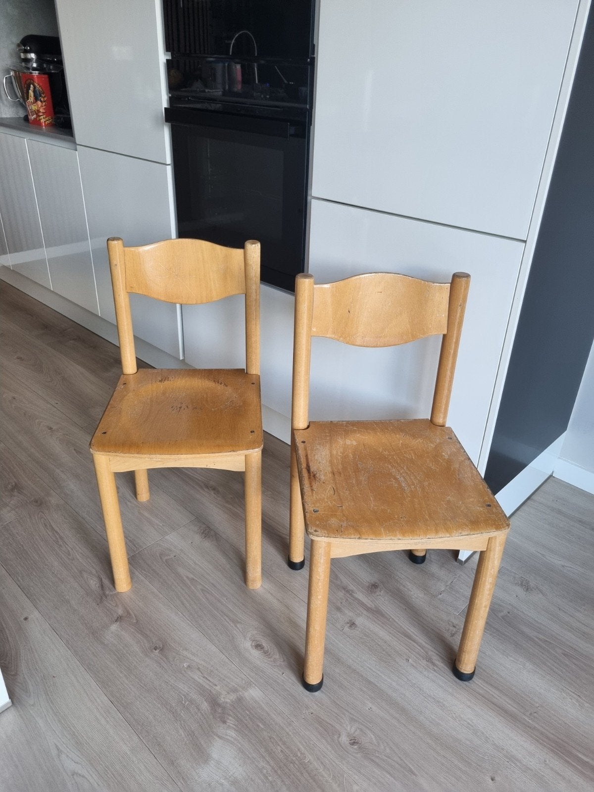 Basisschool stoelen groep 8 (2 stuks), Ophalen, Gebruikt, Twee, Overige kleuren