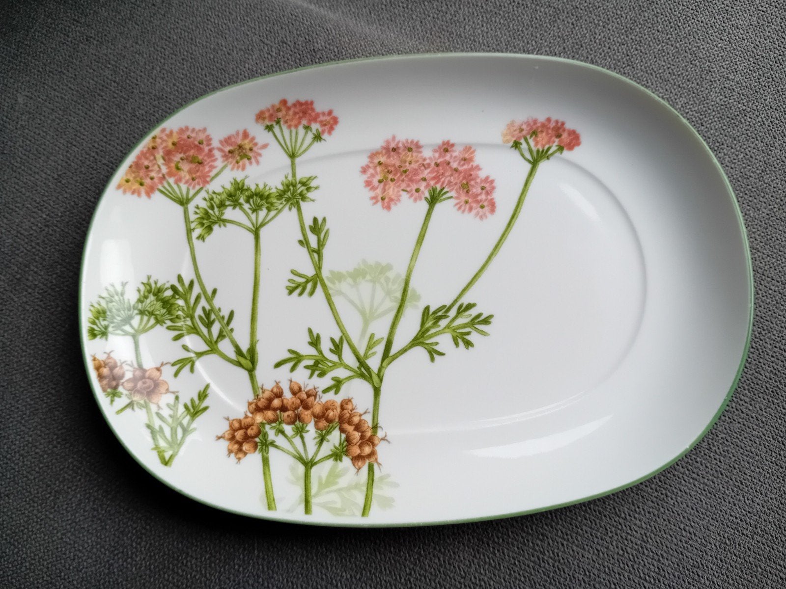 4 Villeroy & Boch Althea Nova  ovaal schaaltje 20 x 14 cm., Huis en Inrichting, Ophalen of Verzenden, Porselein, Overige stijlen