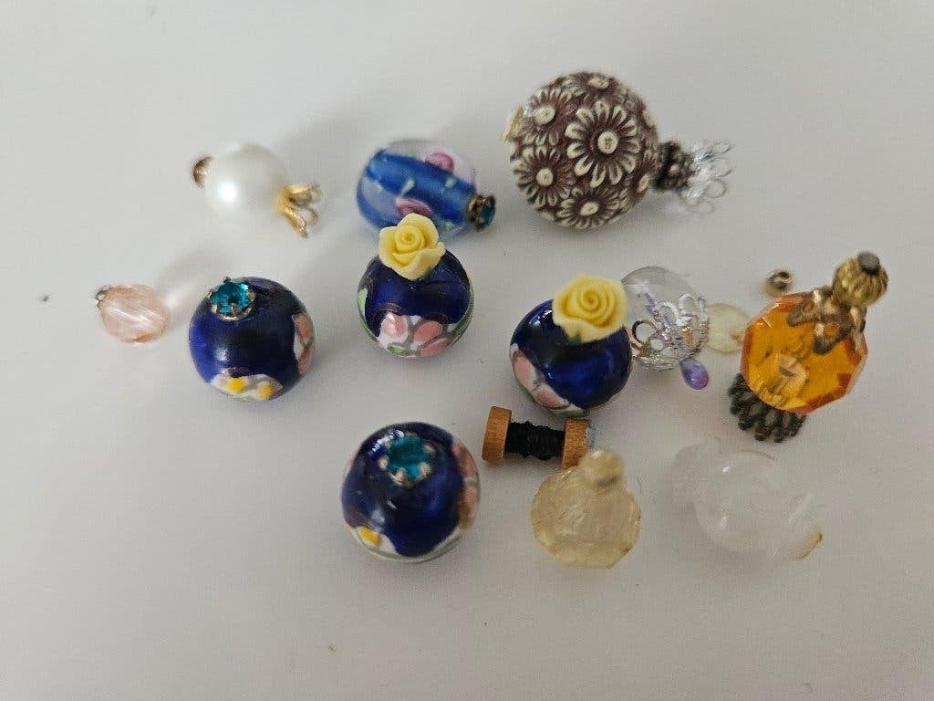 Diverse verzameling miniatuur parfumflesjes en kralen, Ophalen of Verzenden, Zo goed als nieuw, 1:144 of kleiner