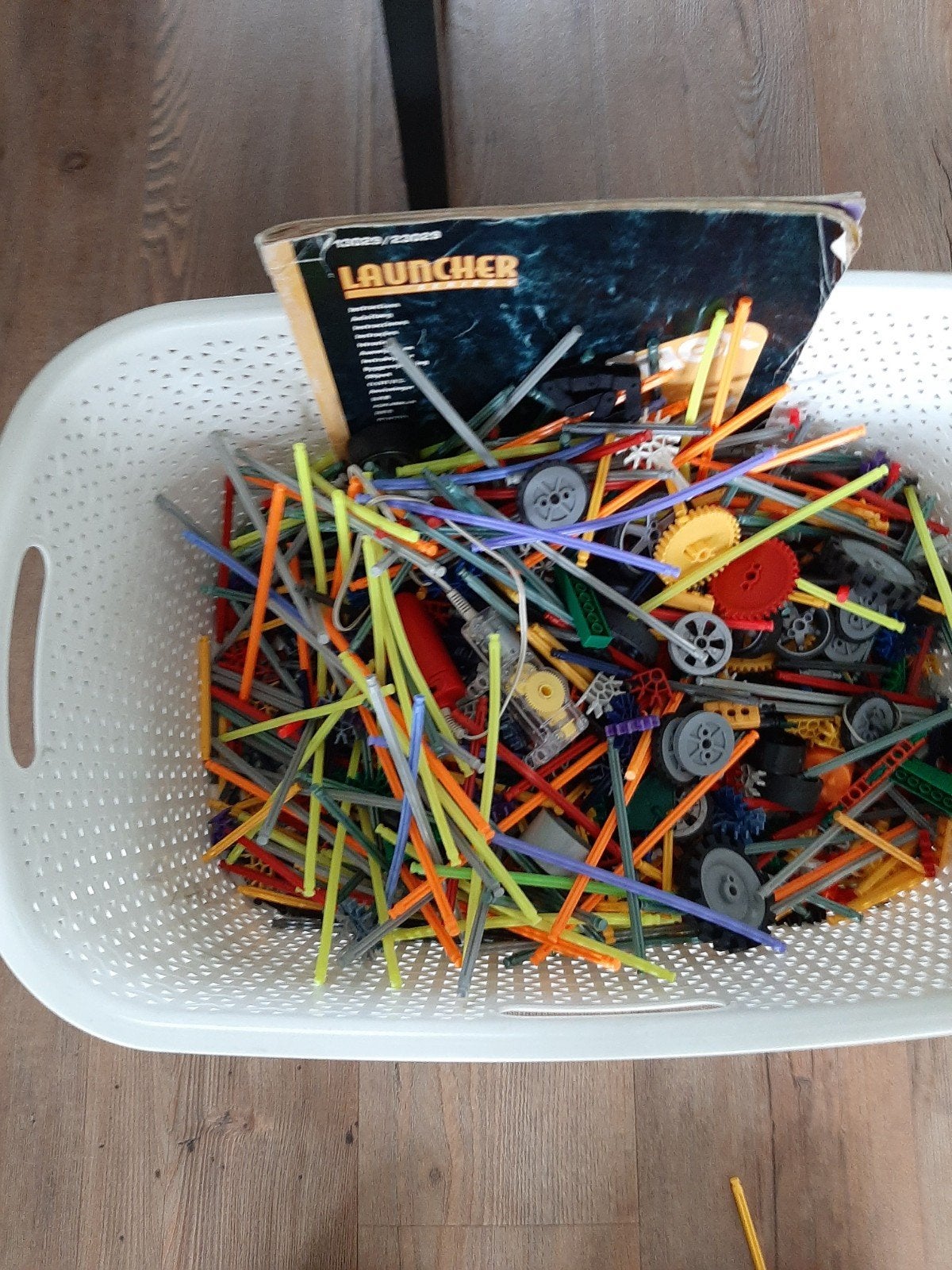 Grote partij K'nex met motor, veel wielen en een boekje, Kinderen en Baby's, Speelgoed | Bouwstenen, Ophalen of Verzenden, Gebruikt