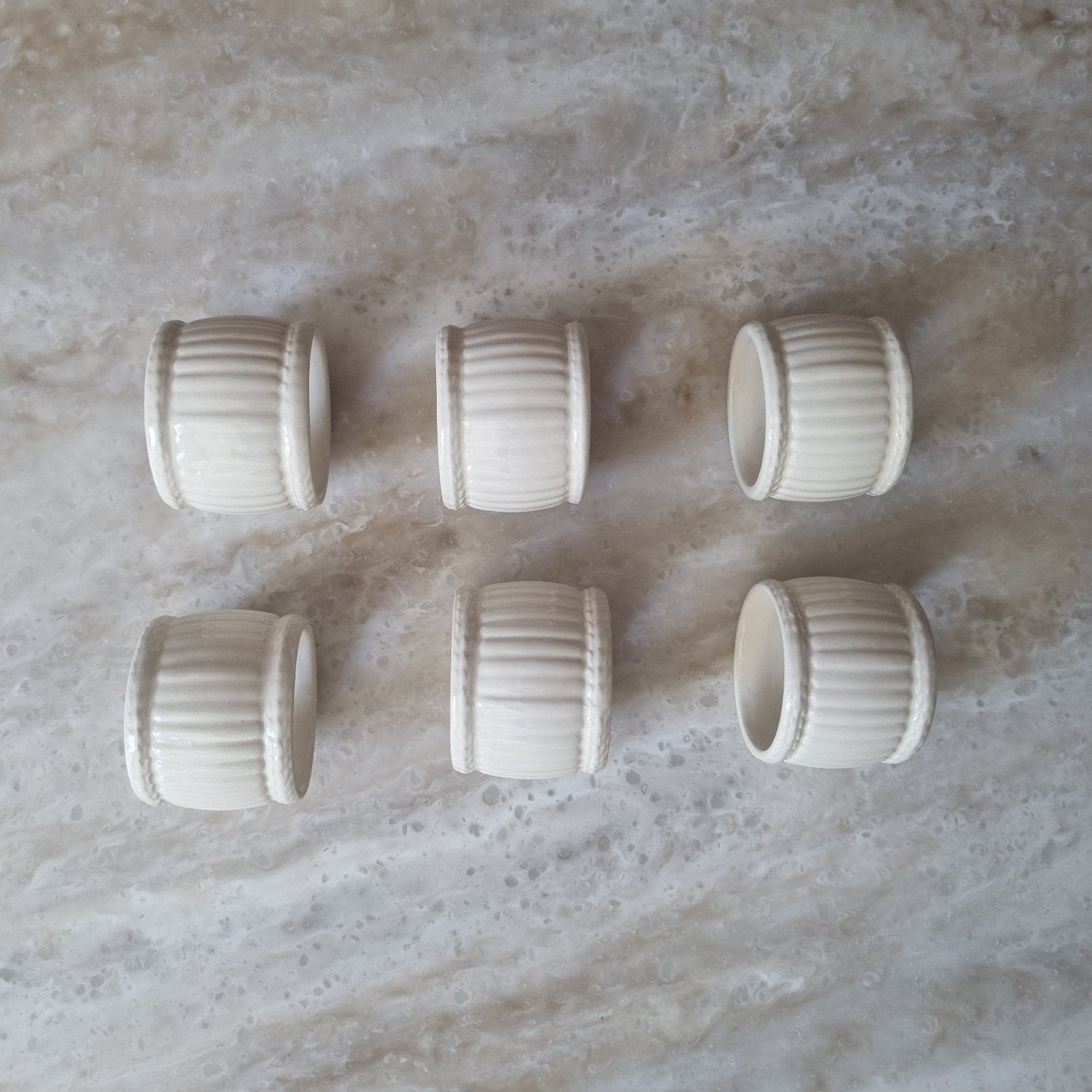 6 Wedgwood Edme servetringen - perfecte staat, Huis en Inrichting, Keuken | Servies, Ophalen of Verzenden, Zo goed als nieuw, Aardewerk