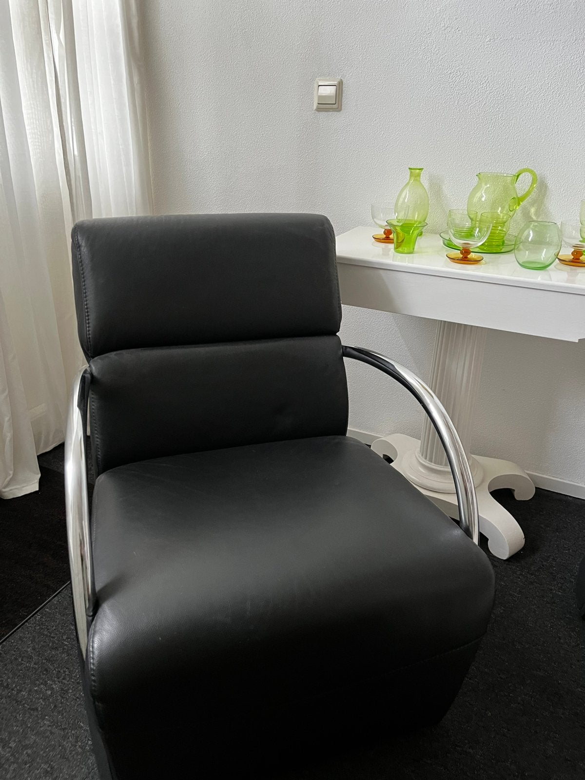 Set van 2 moderne zwarte fauteuils, Ophalen, Kunststof, Minder dan 75 cm, Zo goed als nieuw