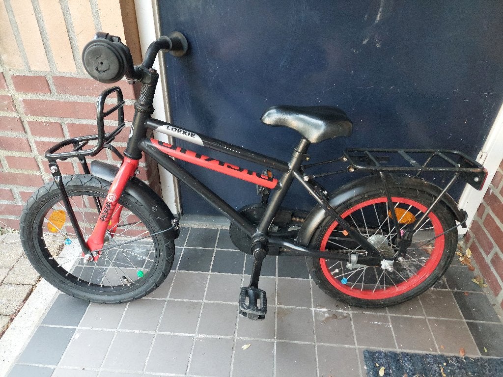 Loekie kinderfiets 16 inch - zwart/rood, Ophalen, Terugtraprem, Loekie, 16 tot 20 inch