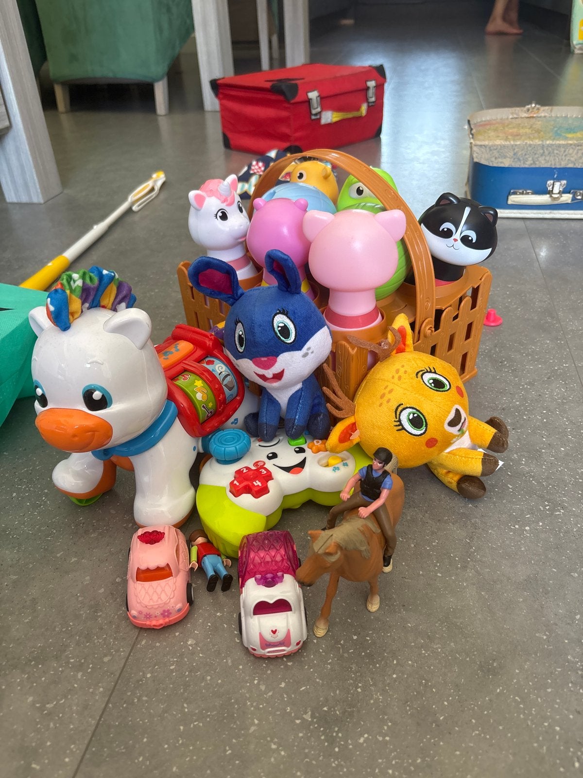 Diverse babyspeelgoed: bowling, knuffels, Fisher-Price, Ophalen, Gebruikt, Overige typen, Met geluid
