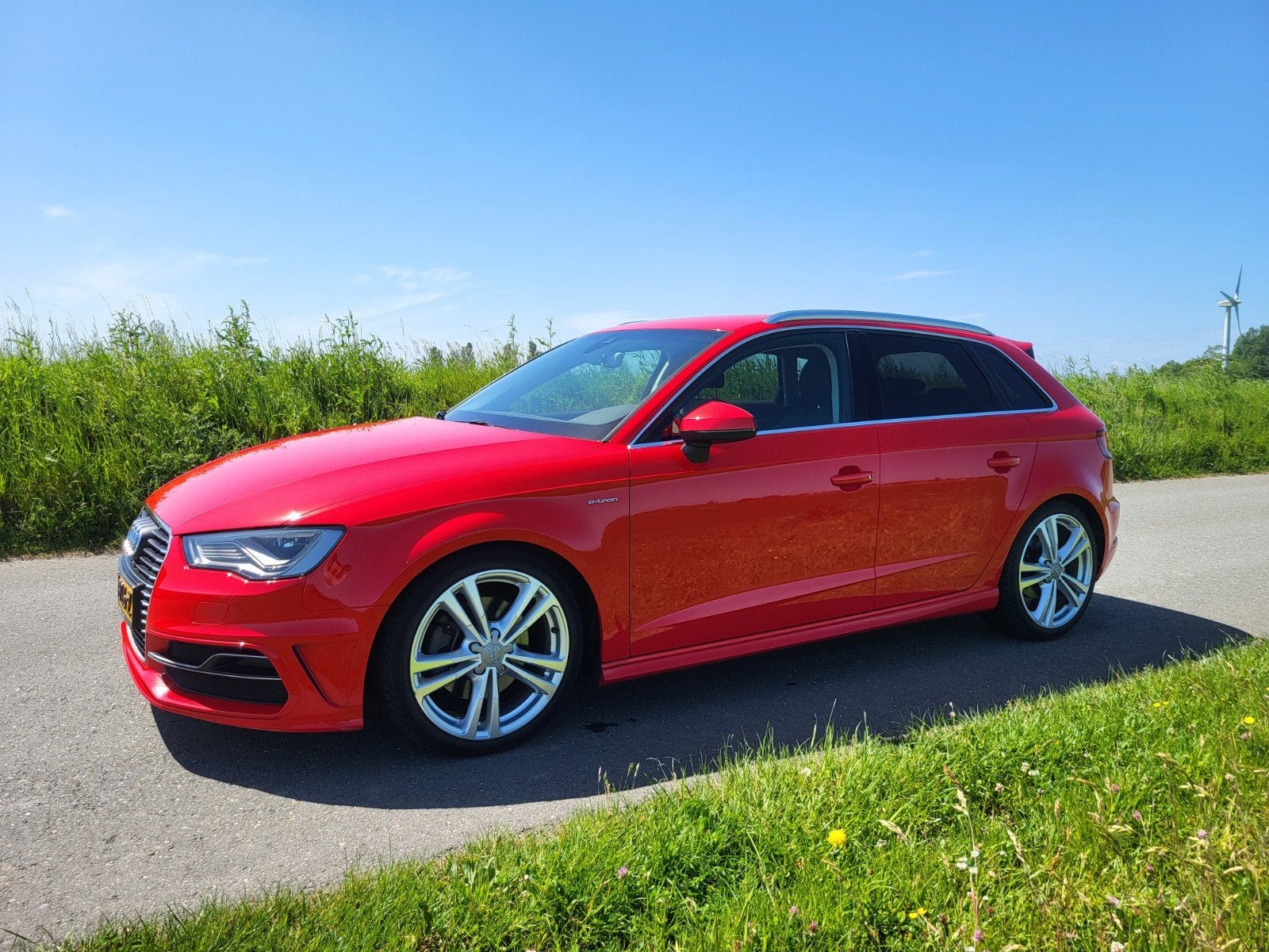 Audi A3 1.4 Tfsi 204pk E-tron S Tronic 2015 Rood, Auto's, Stof, 4 cilinders, 1515 kg, 750 kg