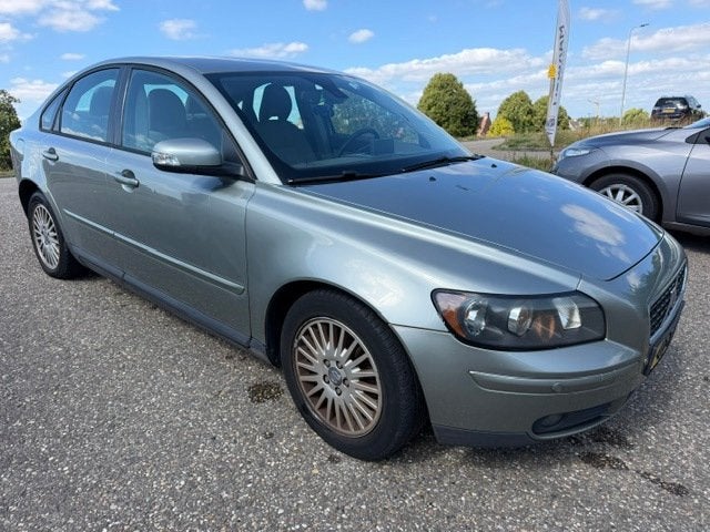 Volvo S40 1.8 Edition II Climate Navi Trekhaak Parksensor Cr, Auto's, Voorwielaandrijving, Gebruikt, Beige, 4 cilinders