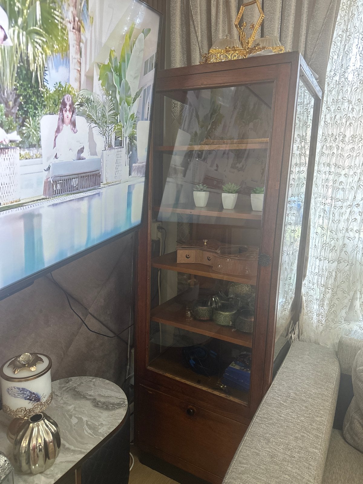 Glazen vitrinekast met houten frame, Ophalen, Gebruikt, 50 tot 100 cm, 150 tot 200 cm