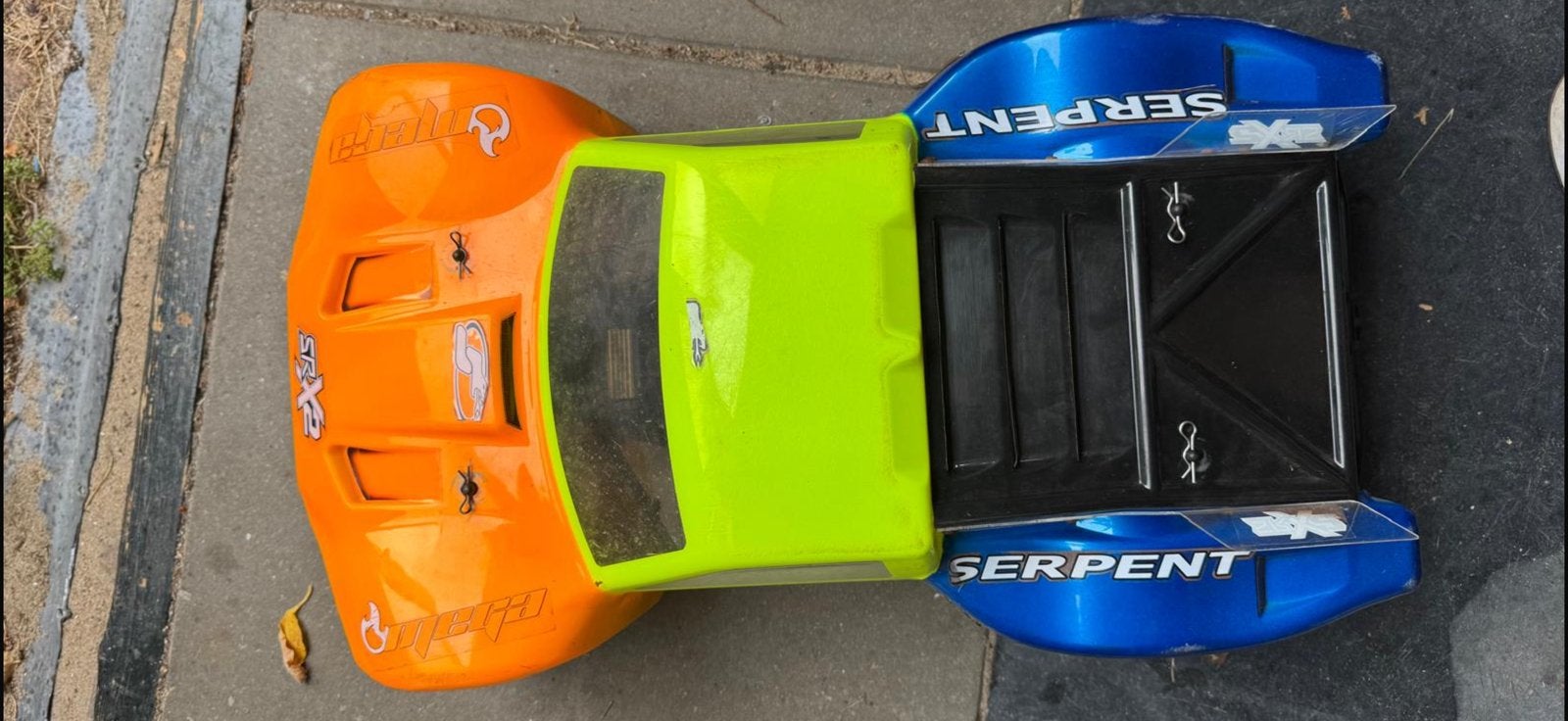 Serpent SRX2SC buggy nu 125,00 euto plus set banden, Hobby en Vrije tijd, Modelbouw | Radiografisch | Auto's, Elektro, B, Auto offroad