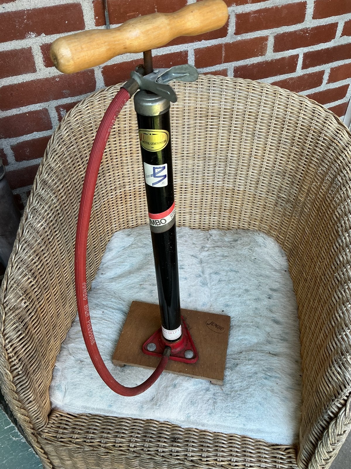 Vintage JUMBO fietspomp met houten handvat, Ophalen of Verzenden, Gebruikt