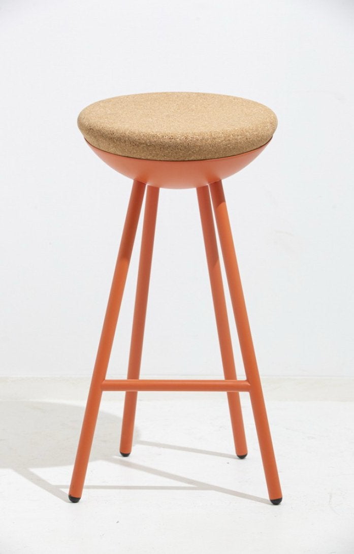 Mitab Boet kruk zalm/oranje 4-poot, 1 kruk, Ophalen of Verzenden, Zo goed als nieuw, 60 tot 90 cm