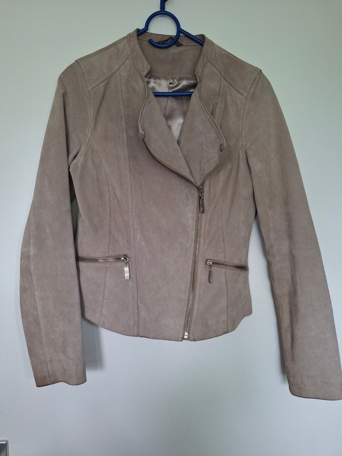 Stijlvolle suède bikerjack, Beige, Ophalen of Verzenden, Maat 36 (S), Gedragen
