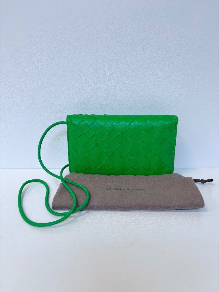 BOTTEGA VENETA groen leer gevlochten crossbody tas bag, Sieraden, Tassen en Uiterlijk, Tassen | Damestassen, Ophalen of Verzenden