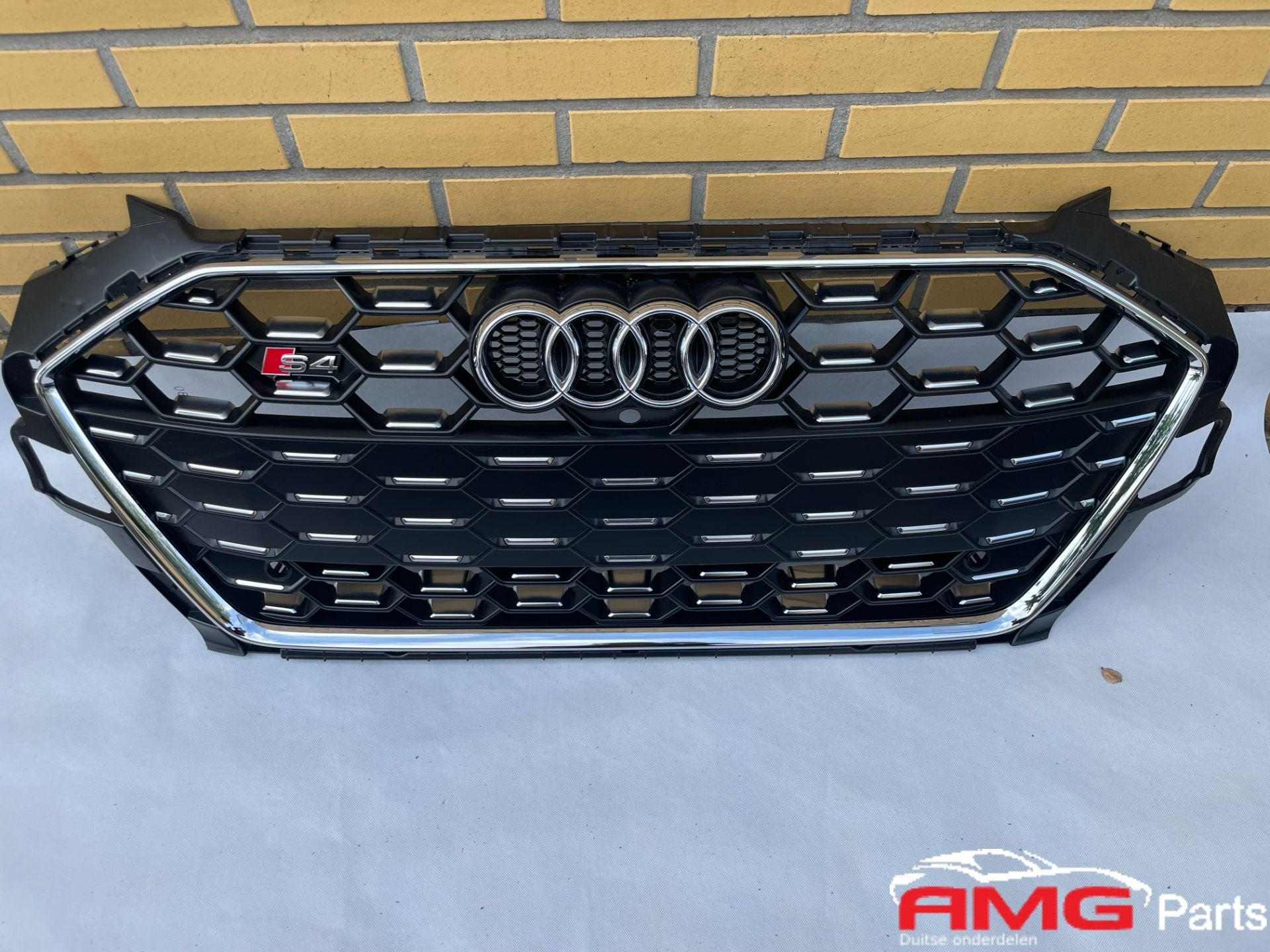 Audi A4 B9 8W S4 Chrom Grille ORIGINEEL 8W0853651 DM, AUDI AG, Kundenbetreuung@audi.de, Nieuw, Auto-Union-Strasse 1
85045  Ingolstadt, DE
