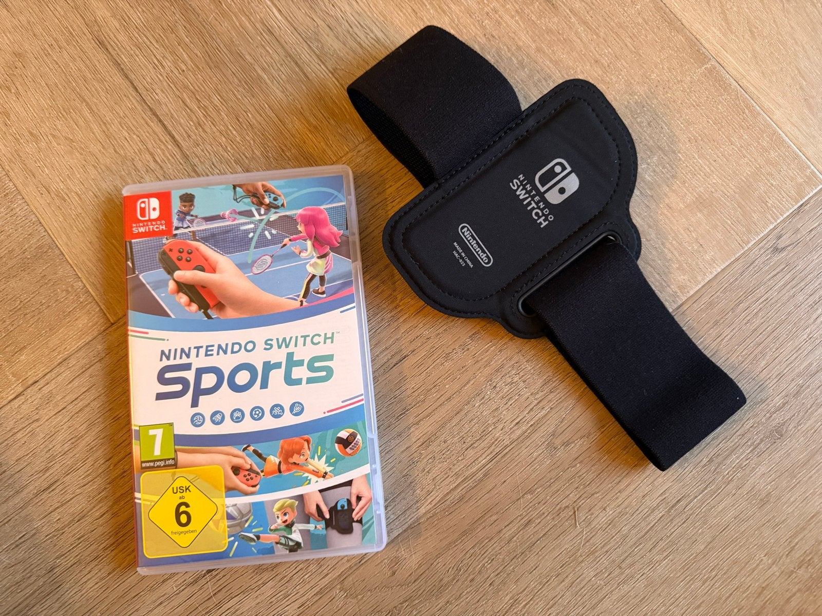 Nintendo Switch Sports met beenband, Spelcomputers en Games, Games | Nintendo Switch, Eén computer, Ophalen of Verzenden, Zo goed als nieuw