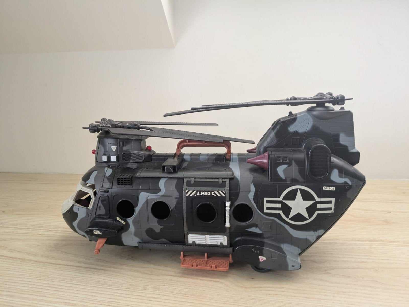 ARMY helicopter, Ophalen of Verzenden, Gebruikt, Overige typen, Met wieltjes