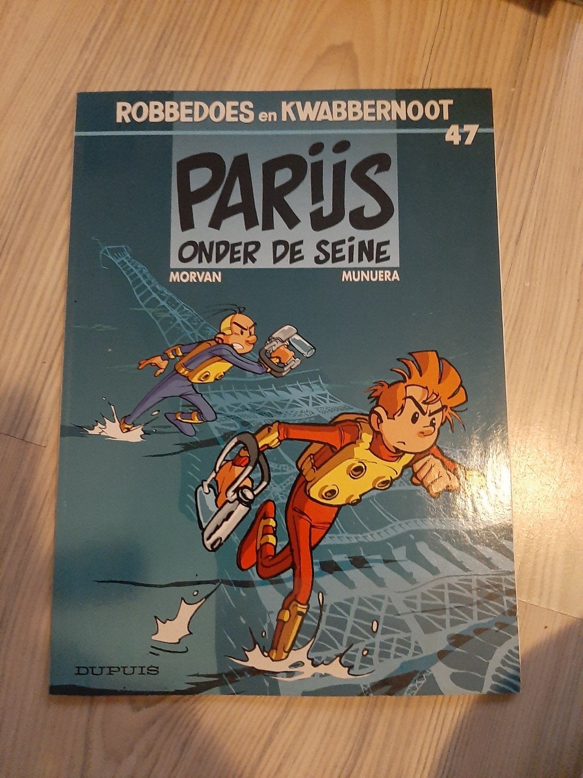 Robbedoes en Kwabbernoot 47 - Parijs onder de Seine, Eén stripboek, Ophalen of Verzenden, Zo goed als nieuw, Morvan en Munuera