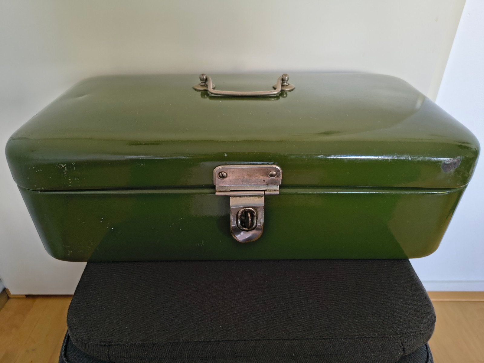 Vintage geëmailleerde broodtrommel, klassiek groen, Ophalen
