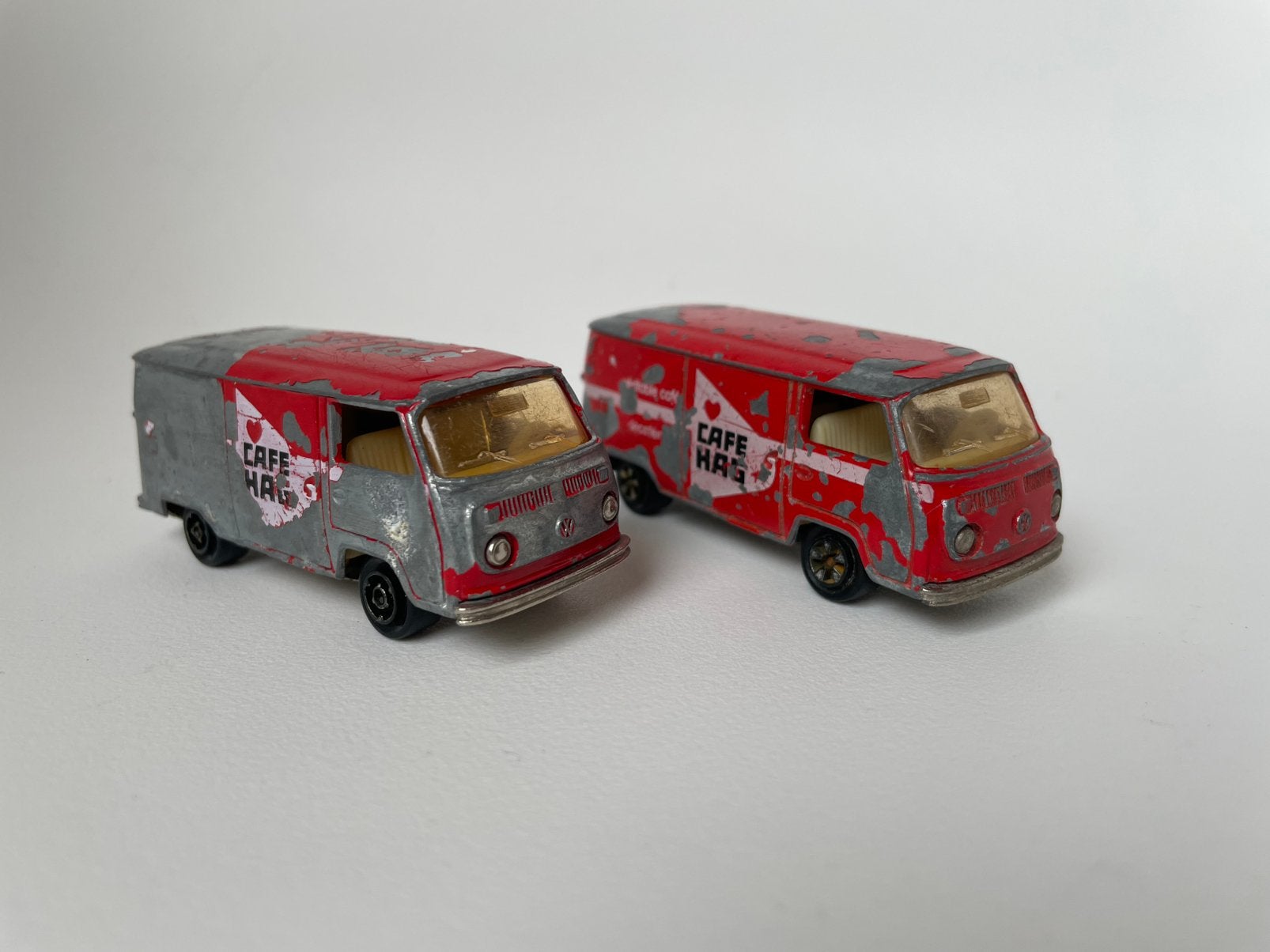 2x model VW Volkswagen T2 busje, Majorette, 1/50 (3-inch), Ophalen of Verzenden, Gebruikt, Auto, Majorette