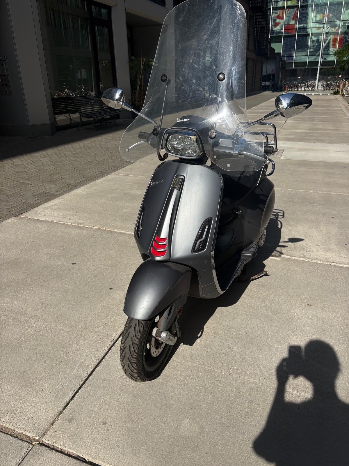 Vespa Sprint S Sport 50cc - 2018 - Matgrijs - 17.210 km, Ophalen, Overige modellen, Maximaal 45 km/u, Zo goed als nieuw