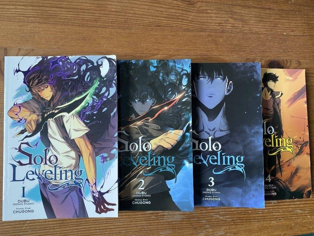 SOLO LEVELING volumes 1-4, in goede conditie, Verzenden, Zo goed als nieuw, Japan (Manga), Meerdere comics