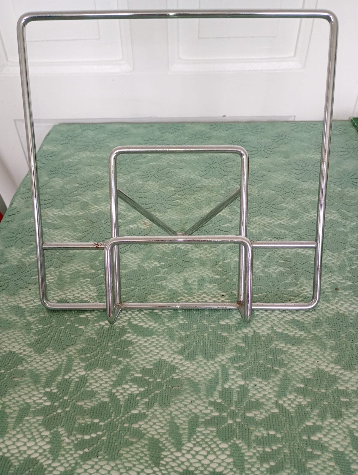 Metalen boekenstandaard / tijdschriftenhouder, Huis en Inrichting, Gebruikt, Ophalen of Verzenden, Zilver, Metaal